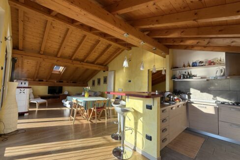 Cremia Casa con Giardino e Piscina19