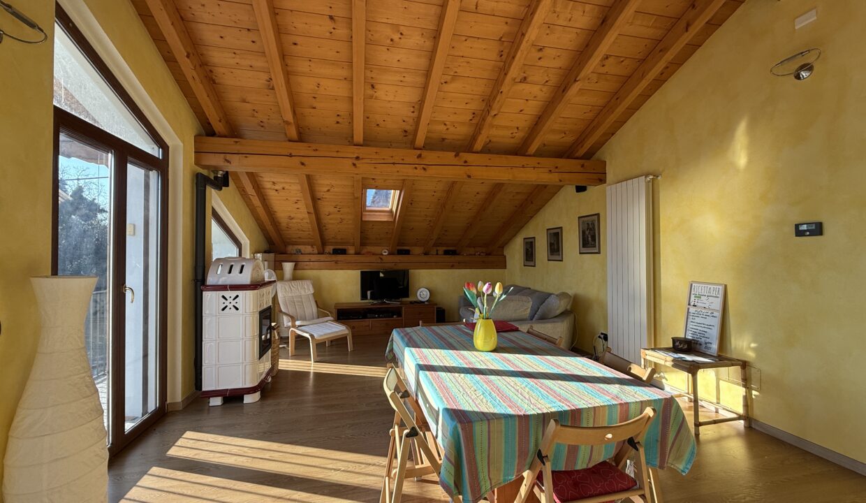 Cremia Casa con Giardino e Piscina20