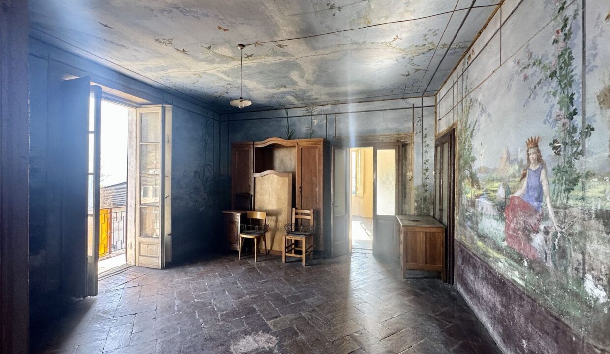 Casa Domaso con Giardino da Ristrutturare