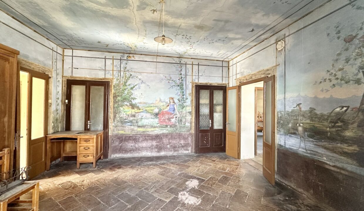 Casa Domaso con Giardino da Ristrutturare