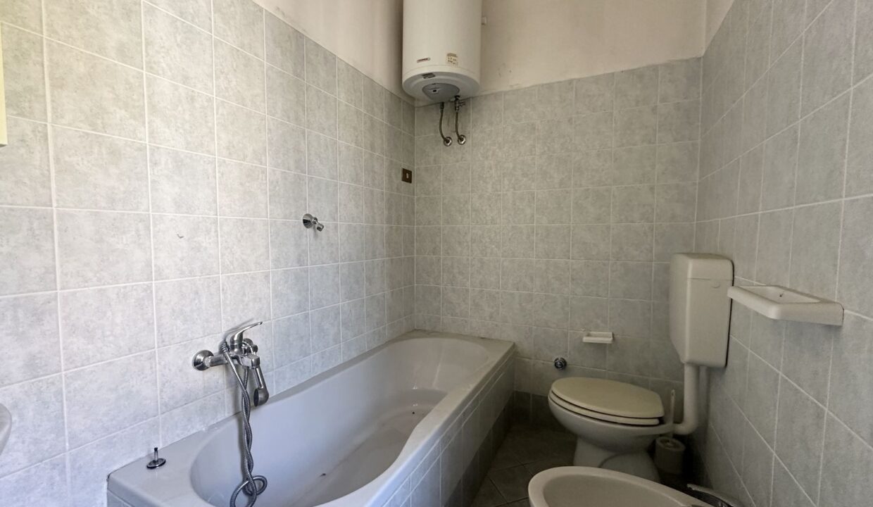 Casa Domaso con Giardino da Ristrutturare