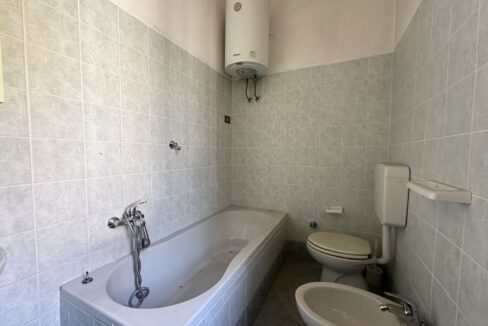 Casa Domaso con Giardino da Ristrutturare
