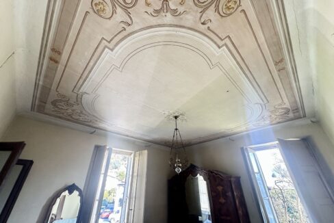 Casa Domaso con Giardino da Ristrutturare