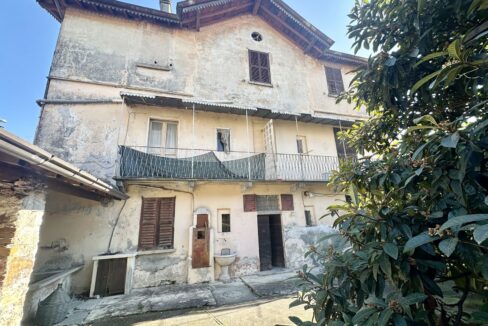 Casa Domaso con Giardino da Ristrutturare