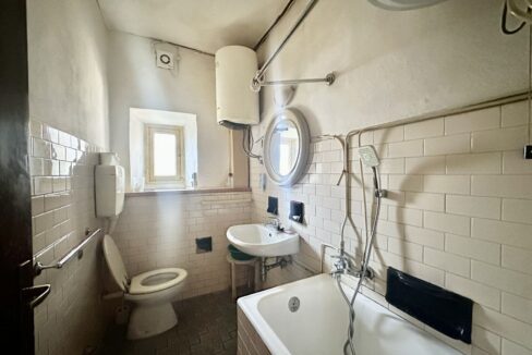 Casa Domaso con Giardino da Ristrutturare