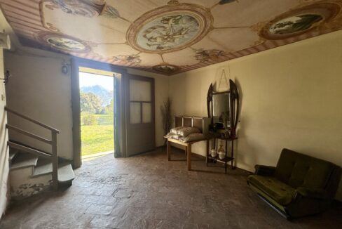 Casa Domaso con Giardino da Ristrutturare
