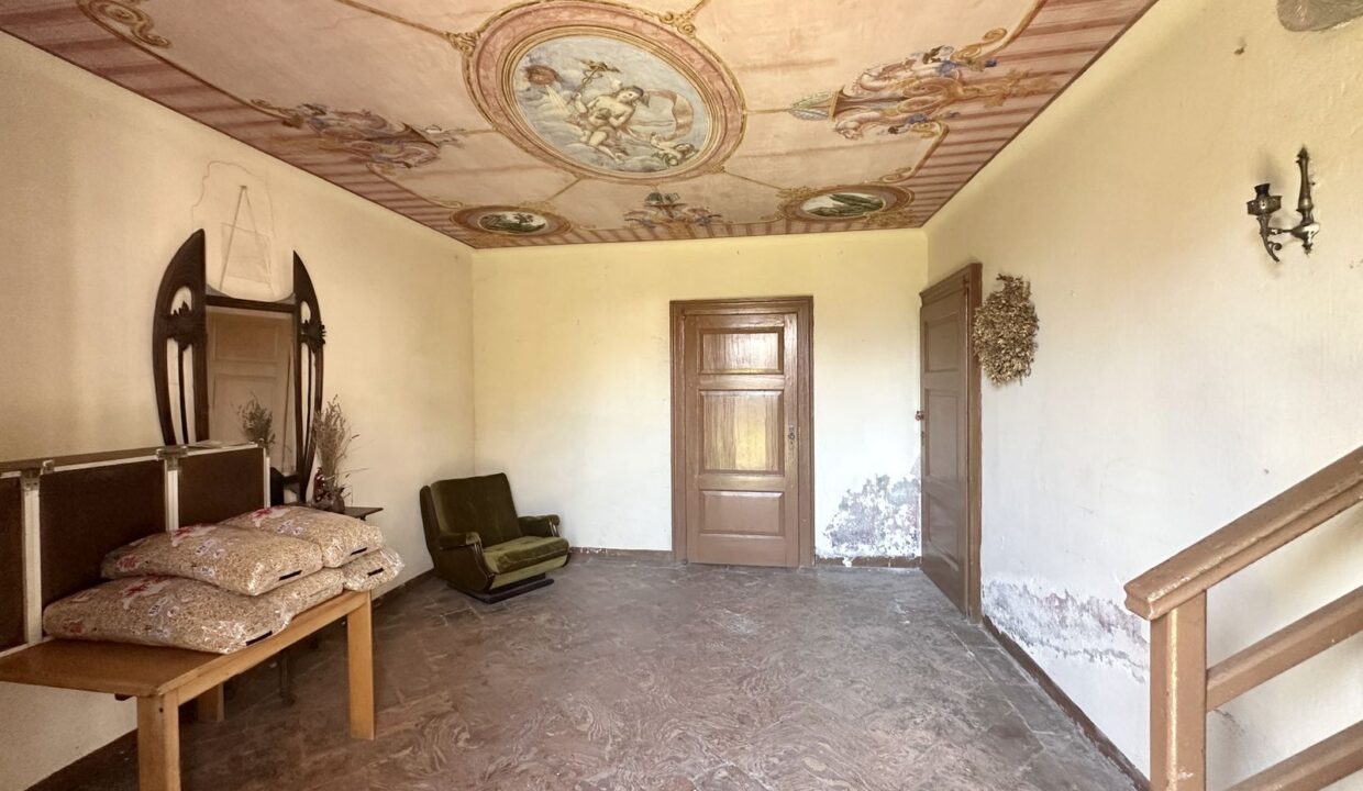 Casa Domaso con Giardino da Ristrutturare