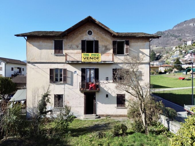 Casa Domaso con Giardino da Ristrutturare con giardino