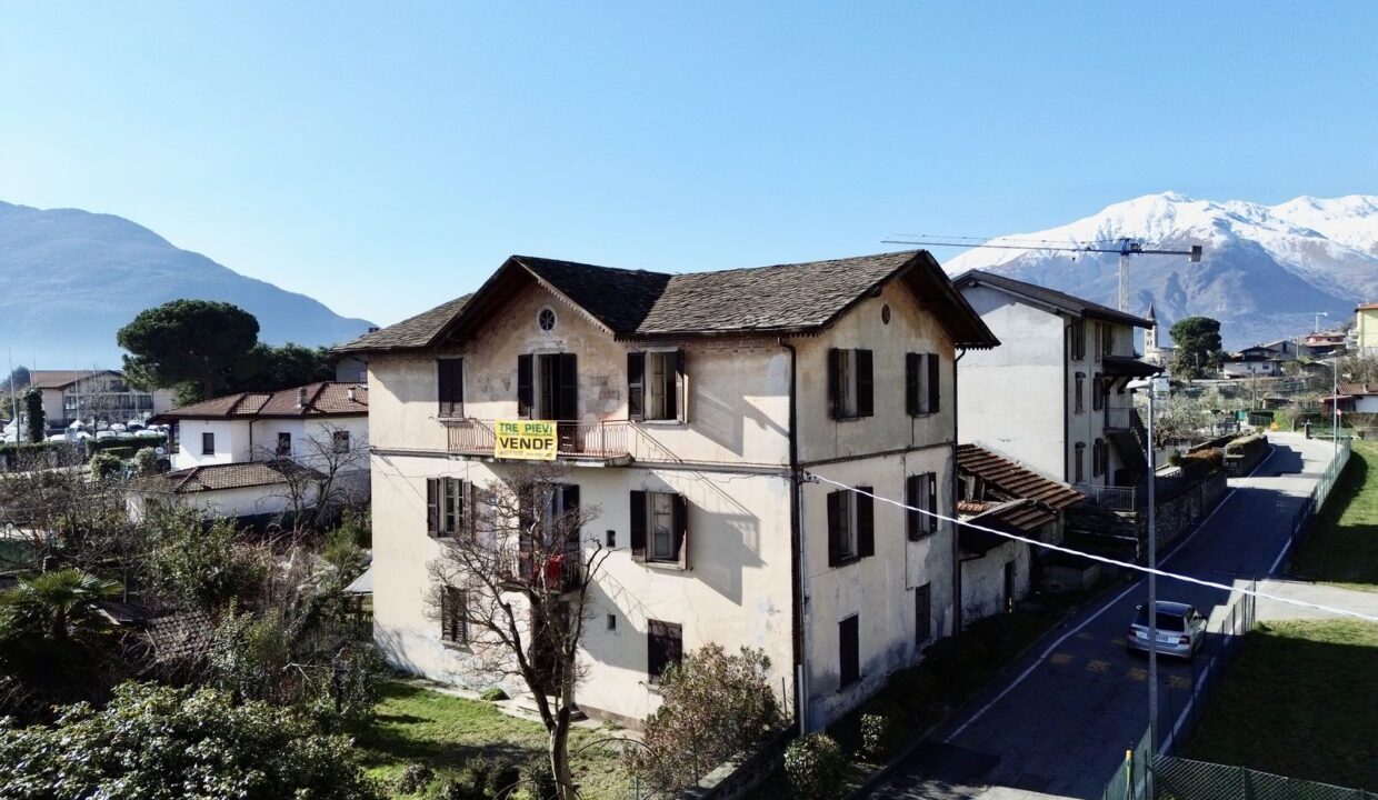 Casa Domaso con Giardino da Ristrutturare