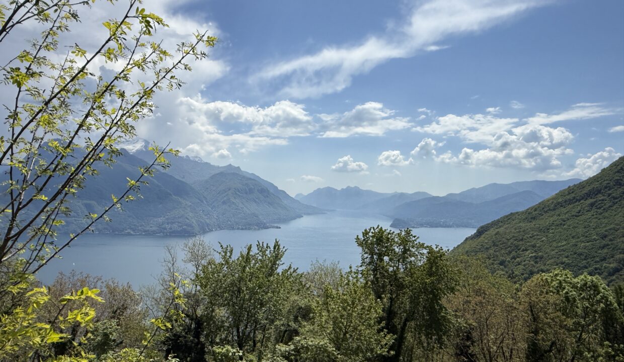 Carcente Casa con scorcio lago