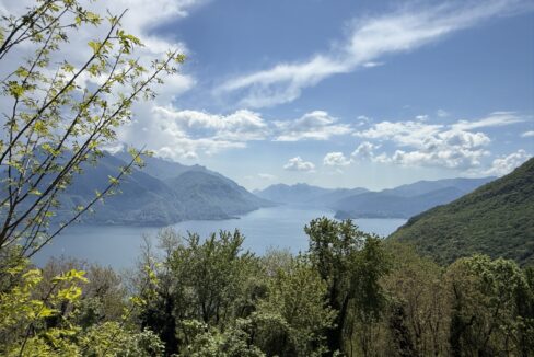Carcente Casa con scorcio lago