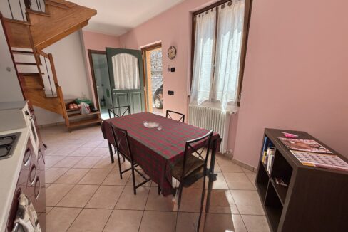Argegno Appartamento Con Posto Auto e Giardino Comunale
