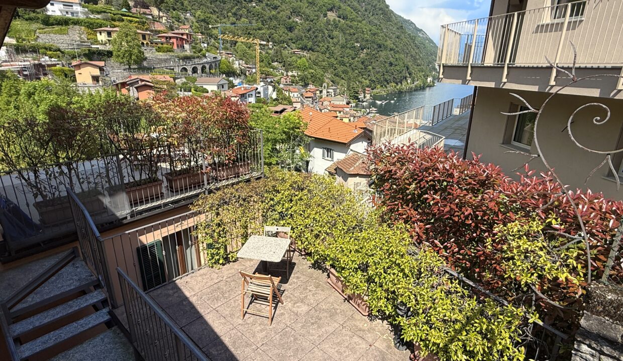 Argegno Appartamento Con Posto Auto e Giardino Comunale