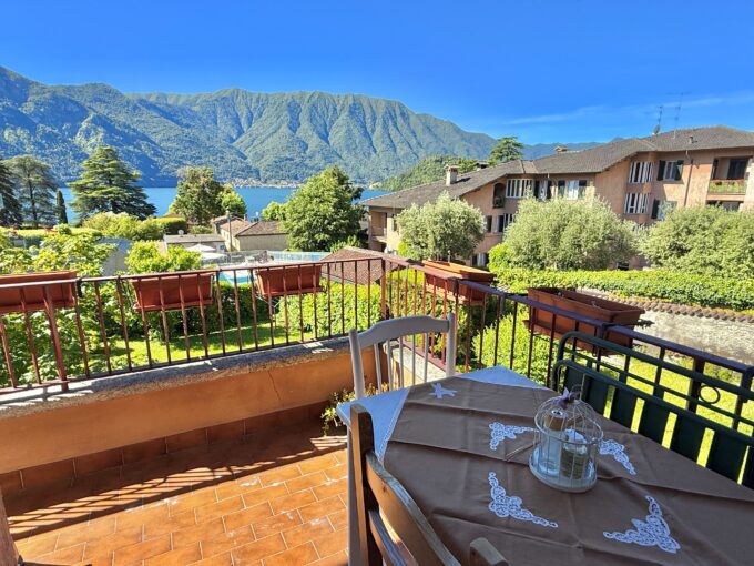 Mezzegra Appartamento con Vista Lago e Balcone