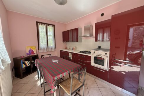 Argegno Appartamento Con Posto Auto e Giardino Comunale