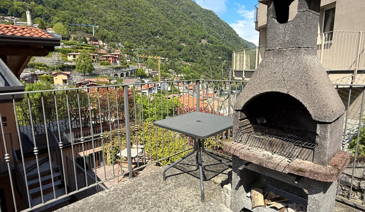 Argegno Appartamento Con Posto Auto e Giardino Comunale