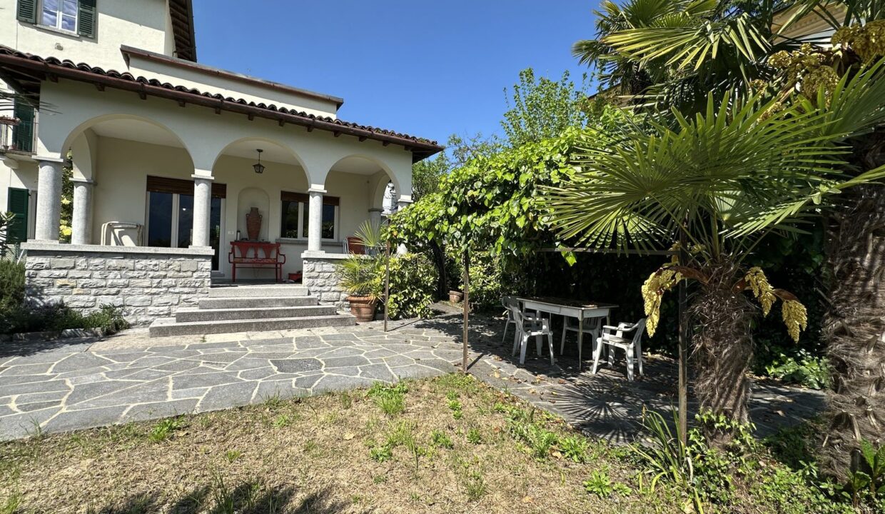 Proprietà Fronte Lago Tremezzina Mezzegra con Giardino