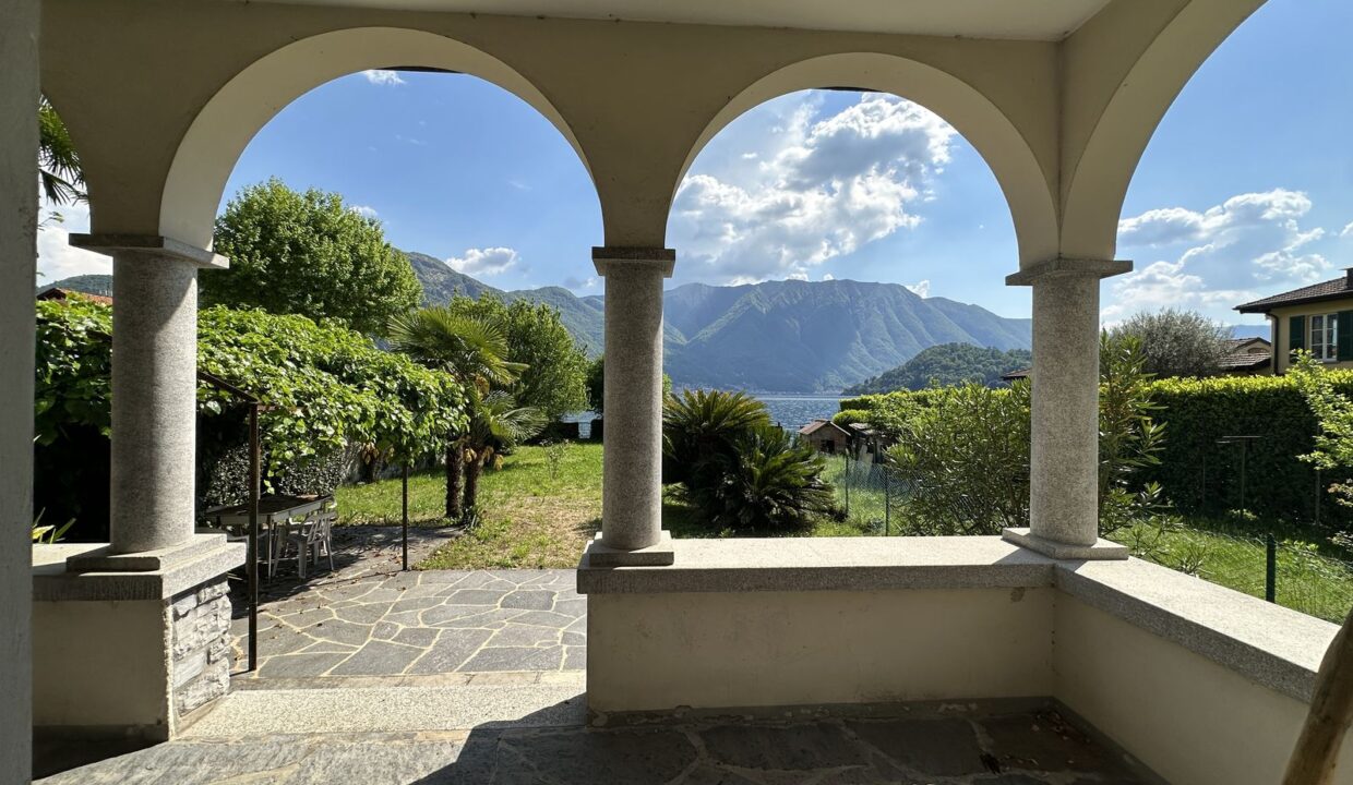 Proprietà Fronte Lago Tremezzina Mezzegra con Giardino