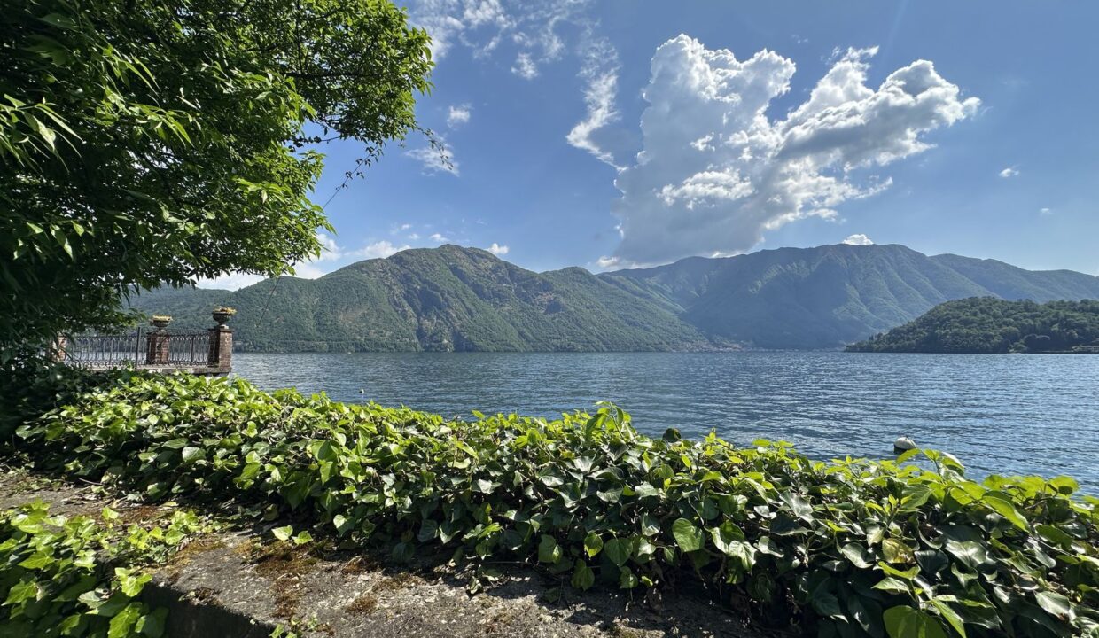 Proprietà Fronte Lago Tremezzina Mezzegra con Giardino