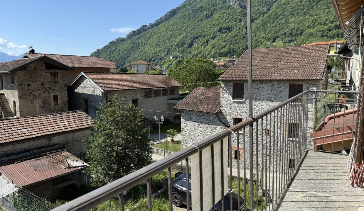 Appartamento Dongo con Terrazzo