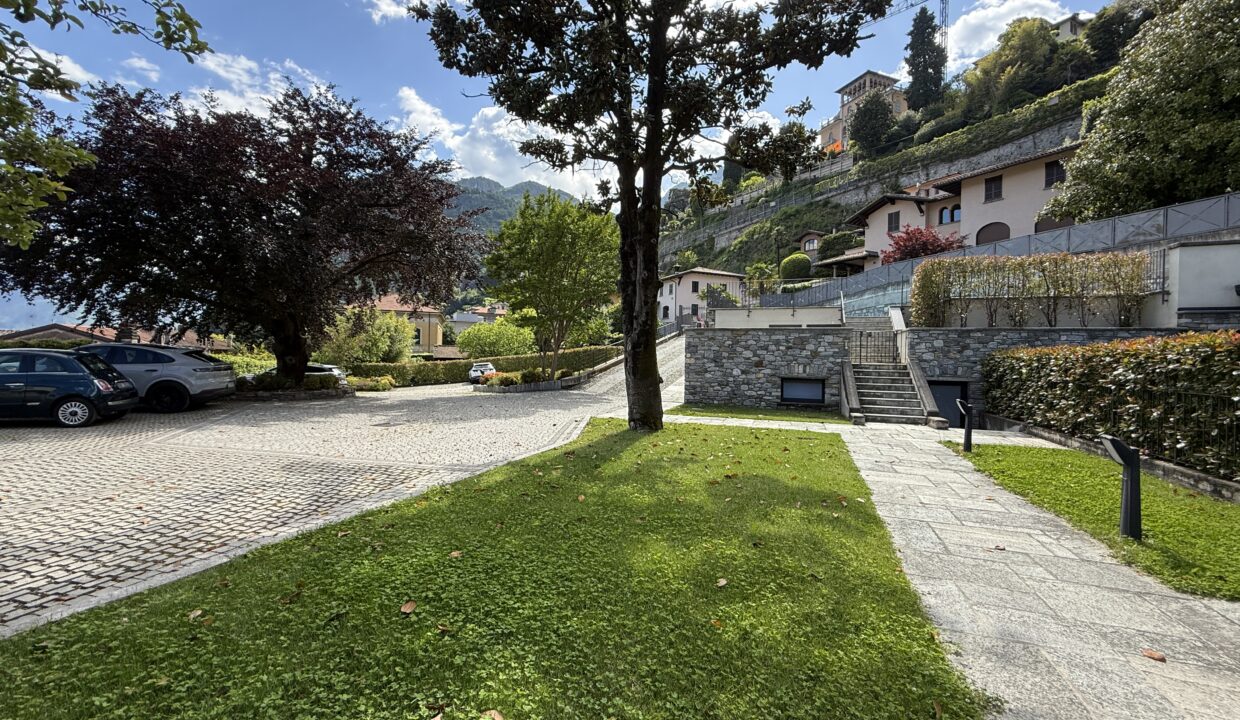Appartamento In Centro Menaggio con Posto Auto e Piscina7