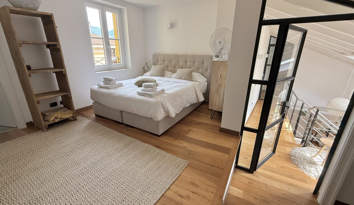 Appartamento Menaggio in Centro con Giardino, Piscina e Posto Auto24