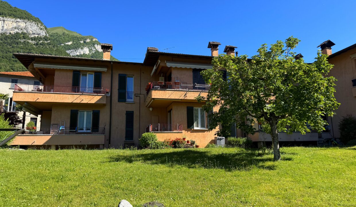 Appartamento a Mezzegra con Giardino e Vista Lago 16