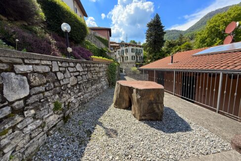 Argegno Appartamento Con Posto Auto e Giardino Comunale