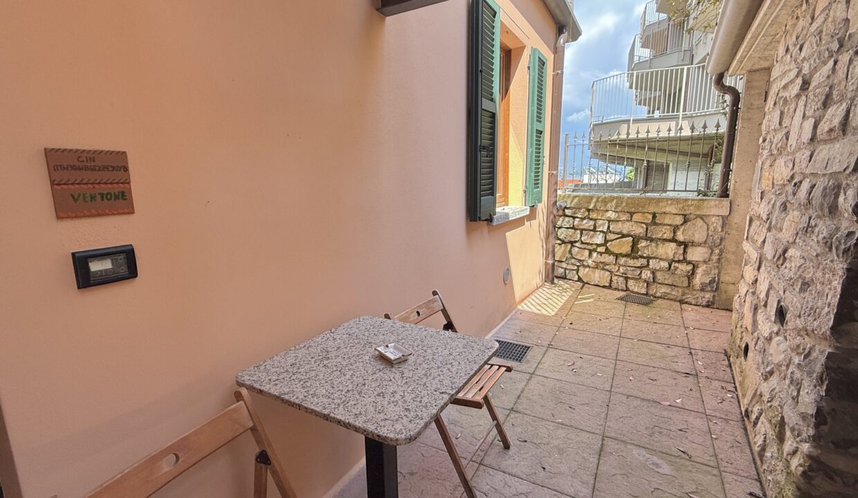 Argegno Appartamento Arredato con Posto Auto