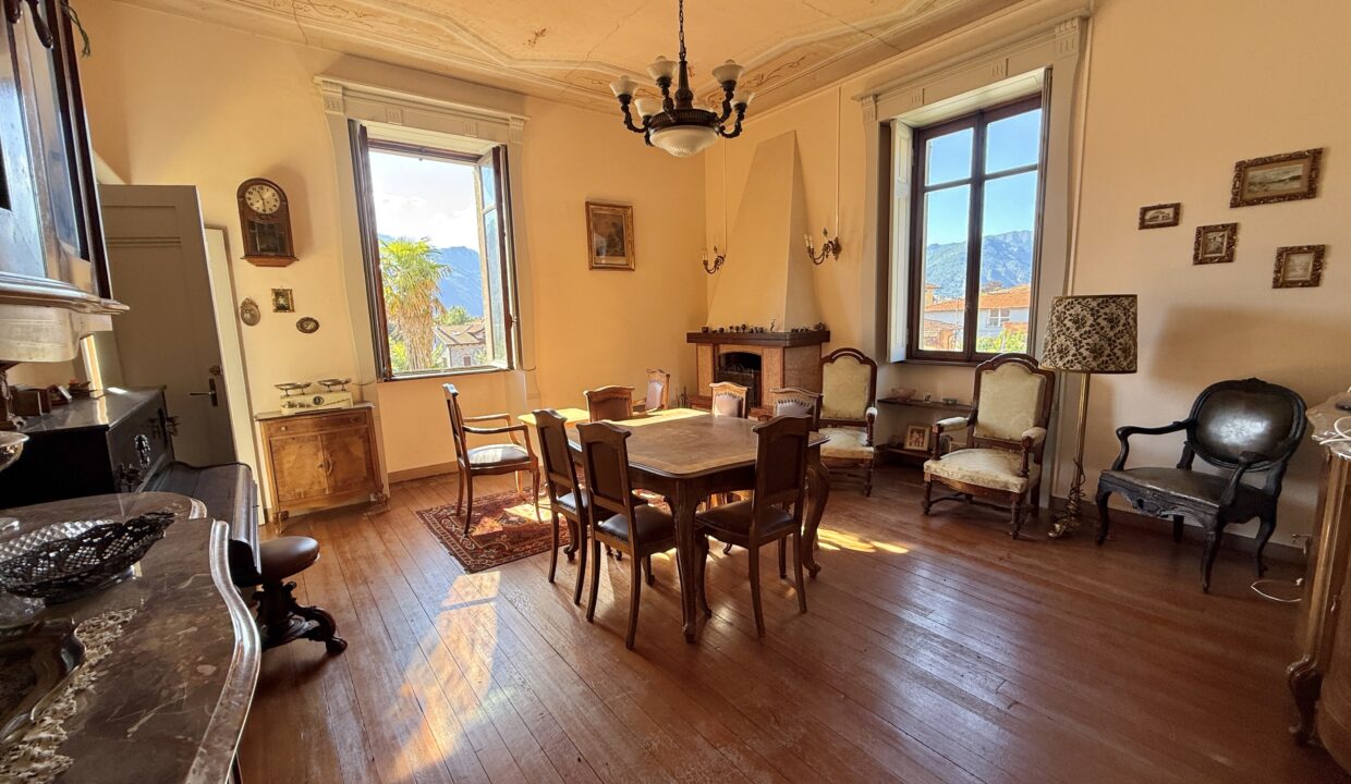 Menaggio Appartamento in Villa D'epoca con Posto auto 17