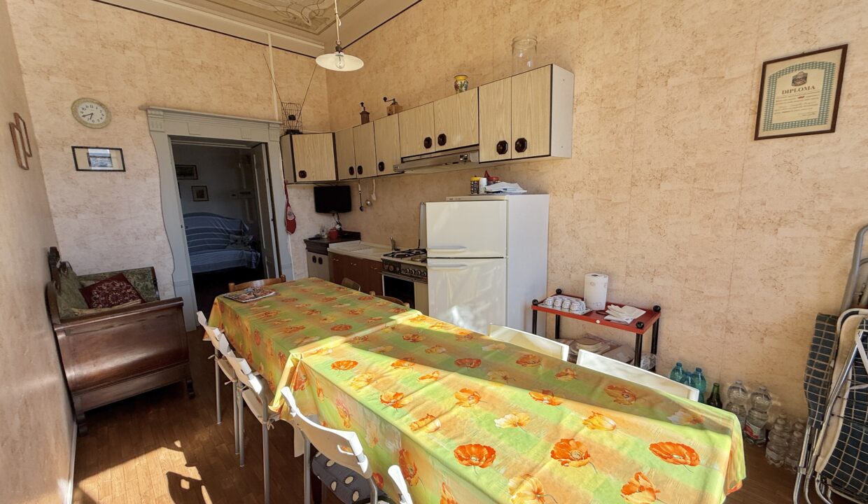 Menaggio Appartamento in Villa D'epoca con Posto auto 19