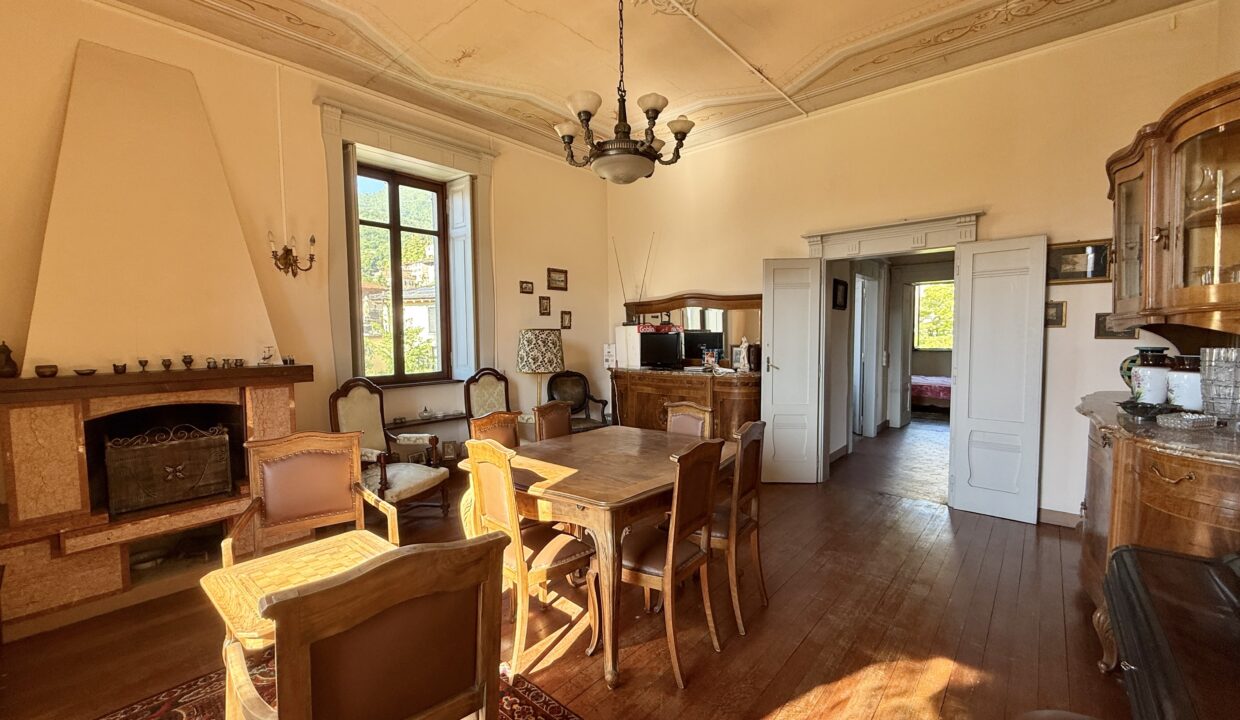 Menaggio Appartamento in Villa D'epoca con Posto auto 21