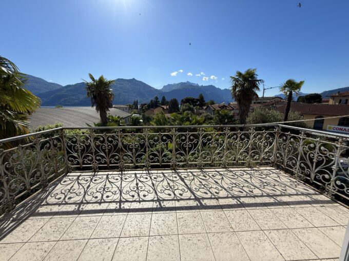 Menaggio Appartamento in Villa D'epoca con Posto auto terrazza