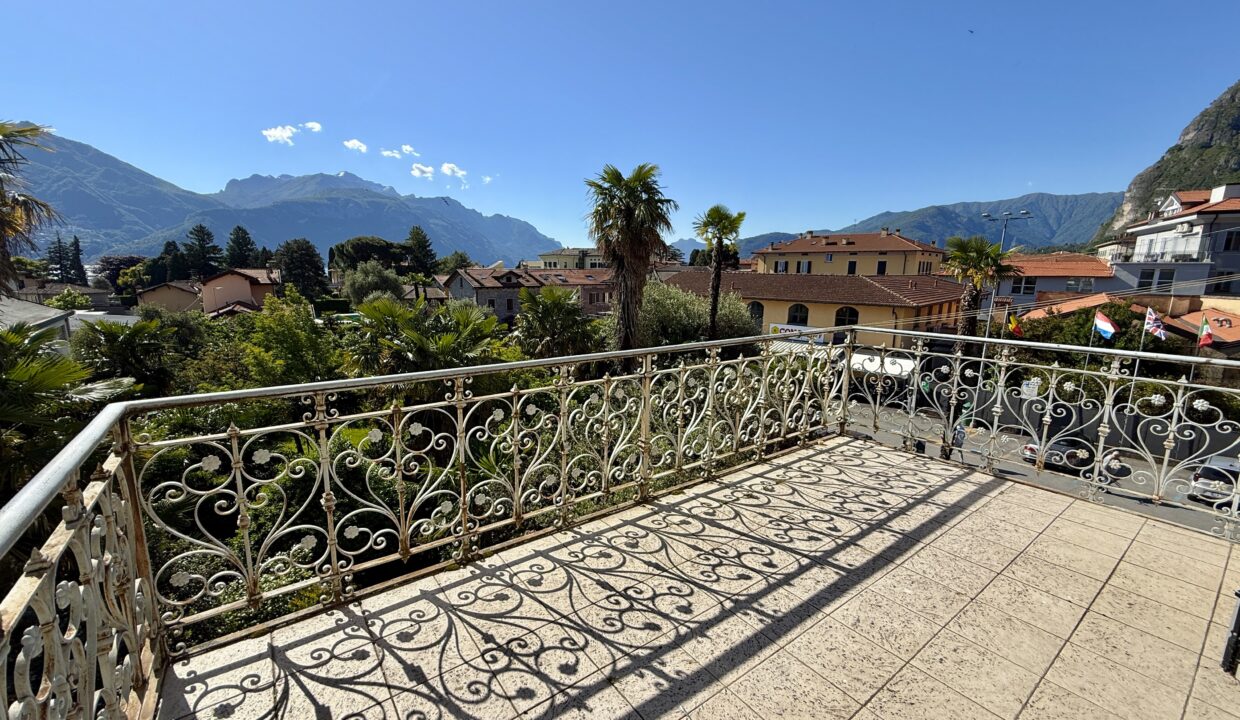 Menaggio Appartamento in Villa D'epoca con Posto auto 24