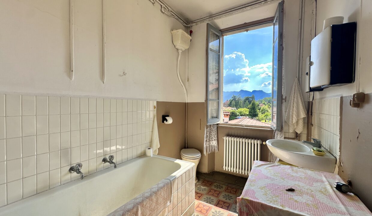 Mezzegra Appartamento con Giardino e Vista Lago 18