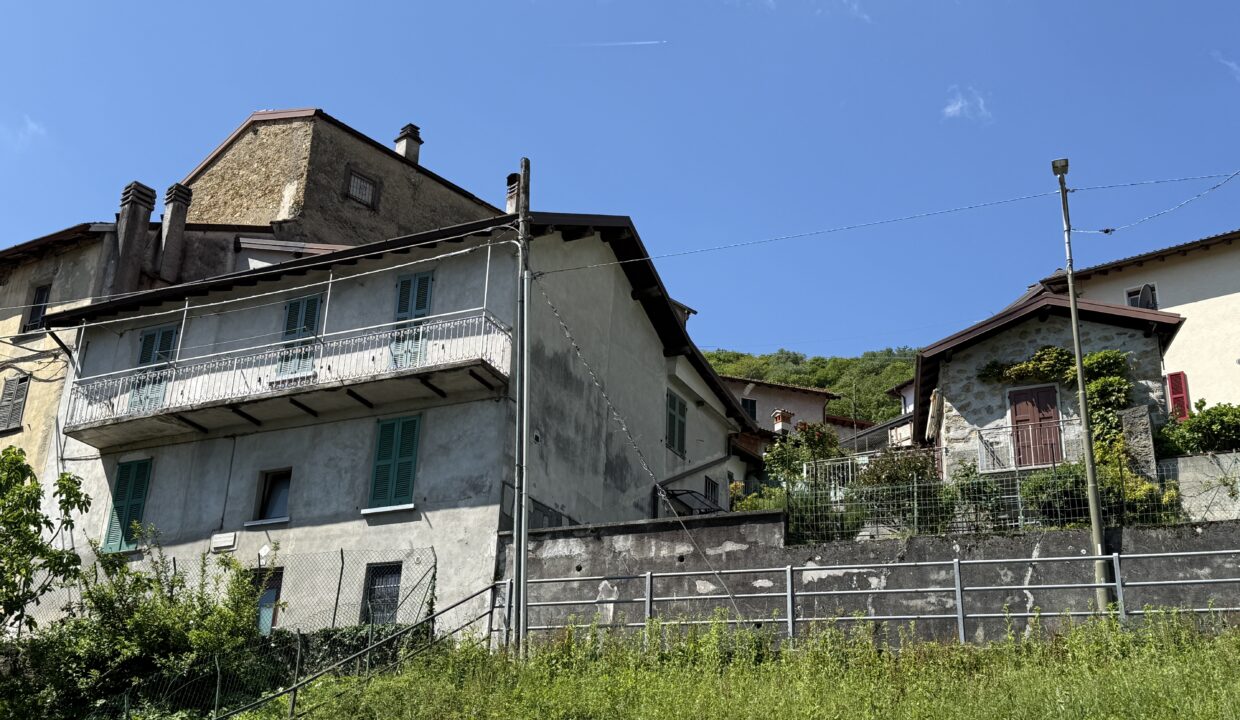 Plesio Casa con Giardino e Vista lago 2