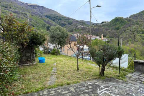 Plesio Porzione di Casa con Balcone e vista lago11