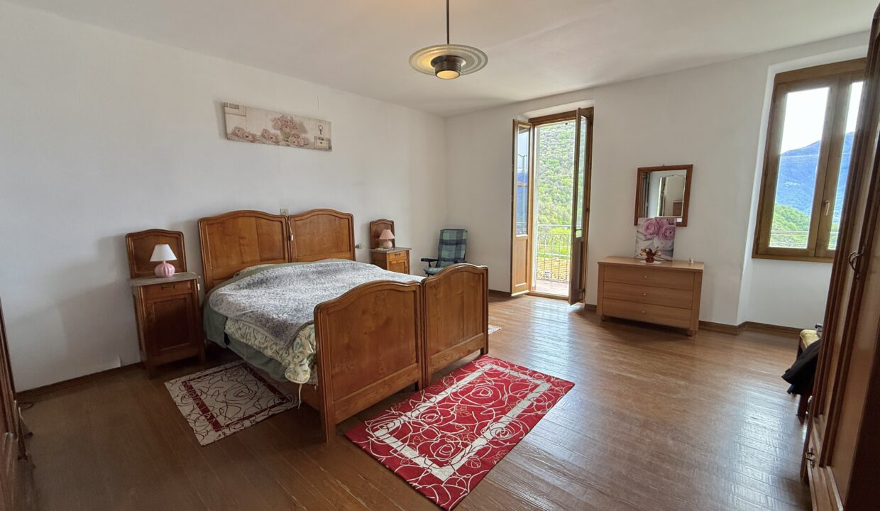 Plesio Porzione di Casa con Balcone e vista lago16