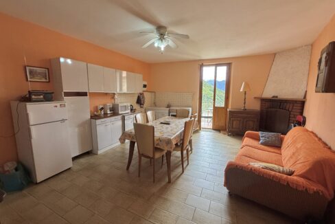 Plesio Porzione di Casa con Balcone e vista lago18