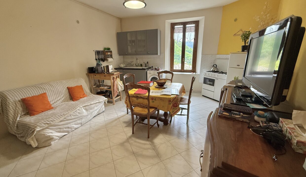 Plesio Porzione di Casa con Balcone e vista lago4