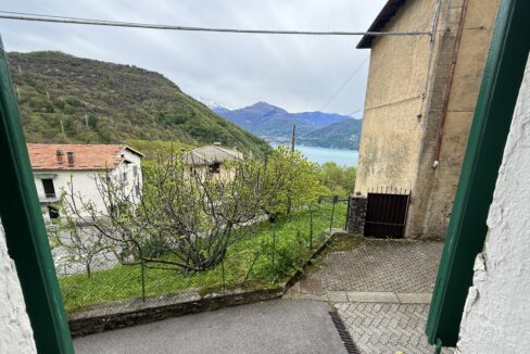 Plesio Porzione di Casa con Balcone e vista lago6