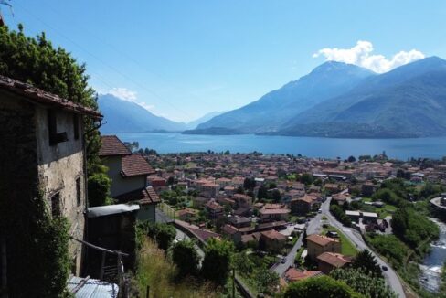 Rustico da Ristrutturare Dongo con Terreno