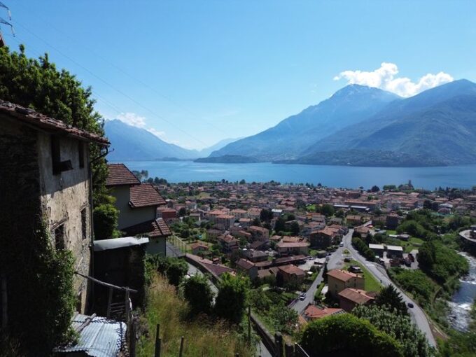 Rustico da Ristrutturare Dongo con Terreno