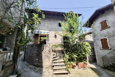 Casa Indipendente Gera Lario con Balcone
