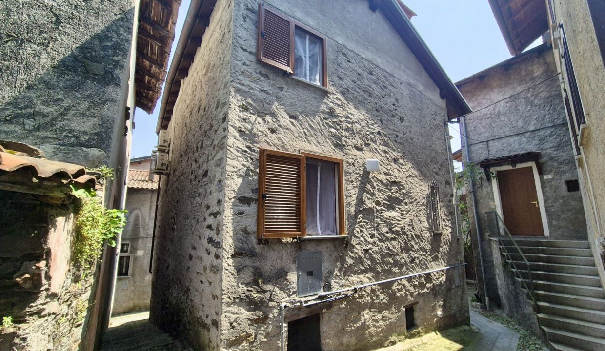Casa Indipendente Gera Lario con Balcone