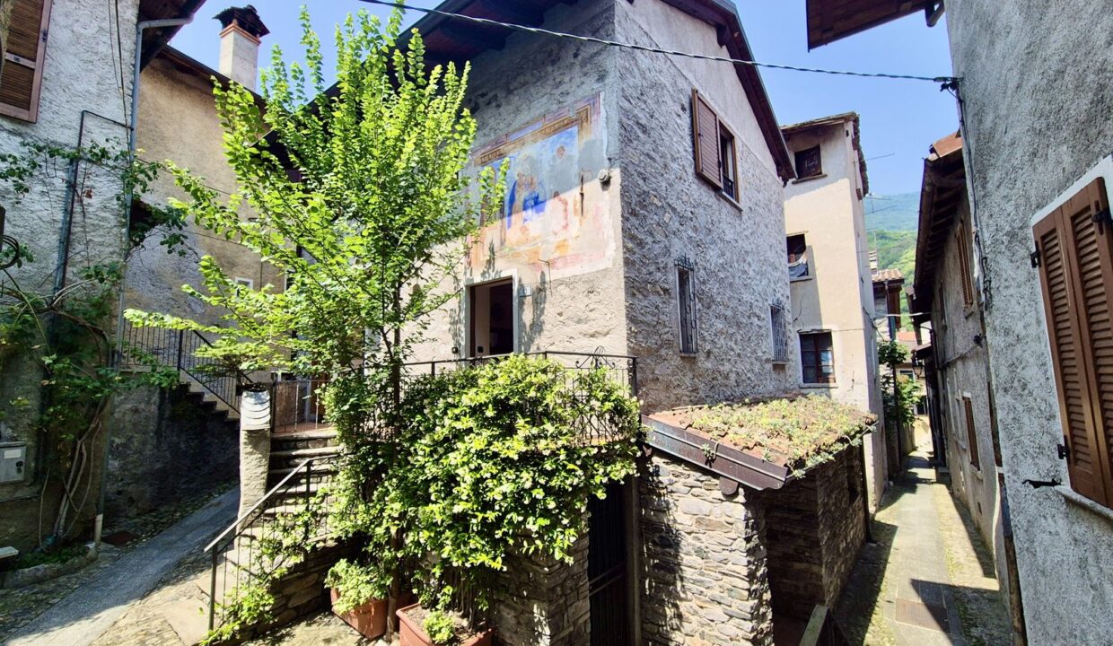 Casa Indipendente Gera Lario con Balcone