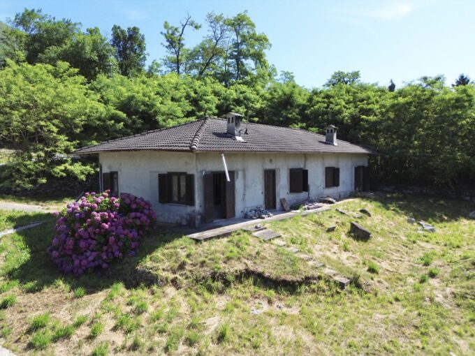 Casa Indipendente Gera Lario da ristrutturare