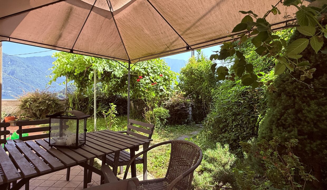 Mezzegra Appartamento con Giardino e Terrazzo 14