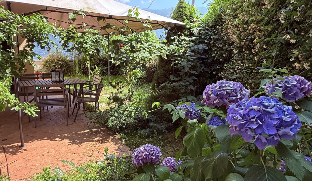 Mezzegra Appartamento con Giardino e Terrazzo 16