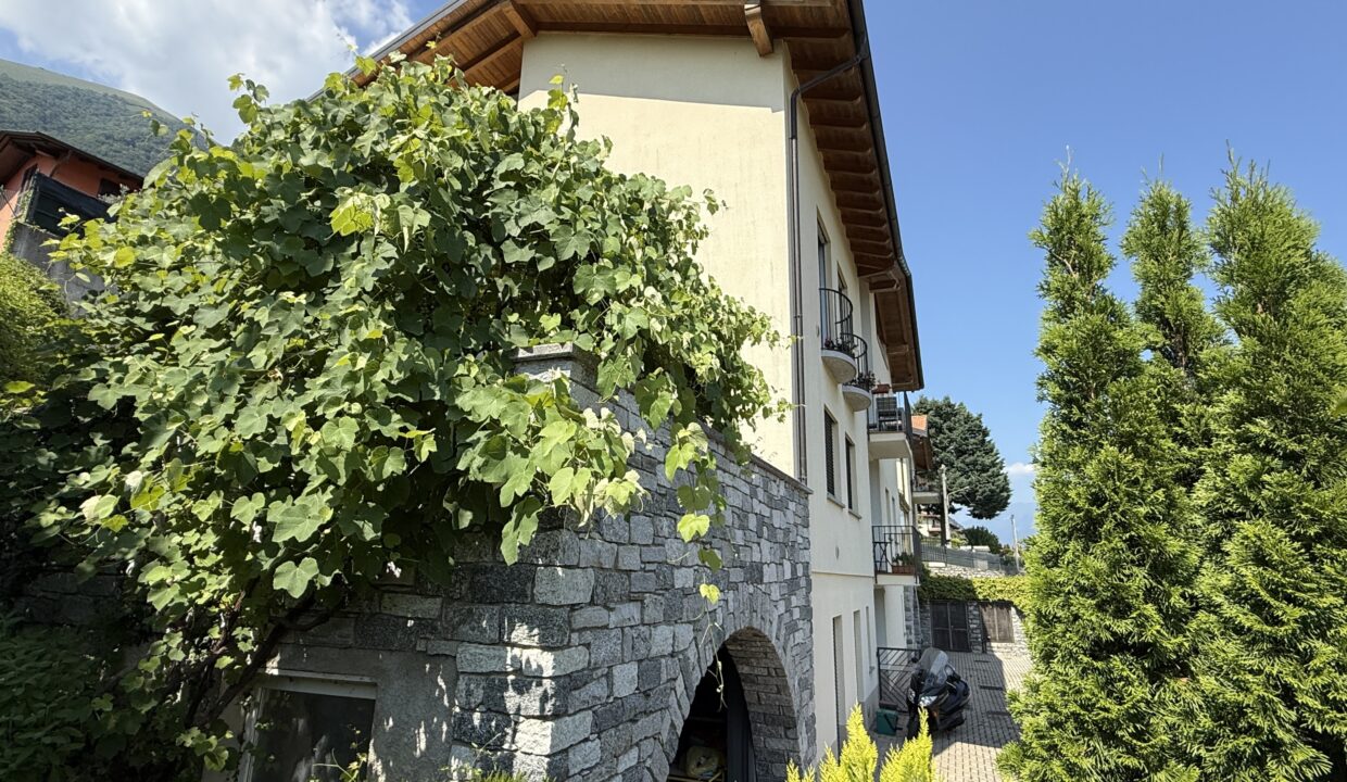Mezzegra Appartamento con Giardino e Terrazzo 17